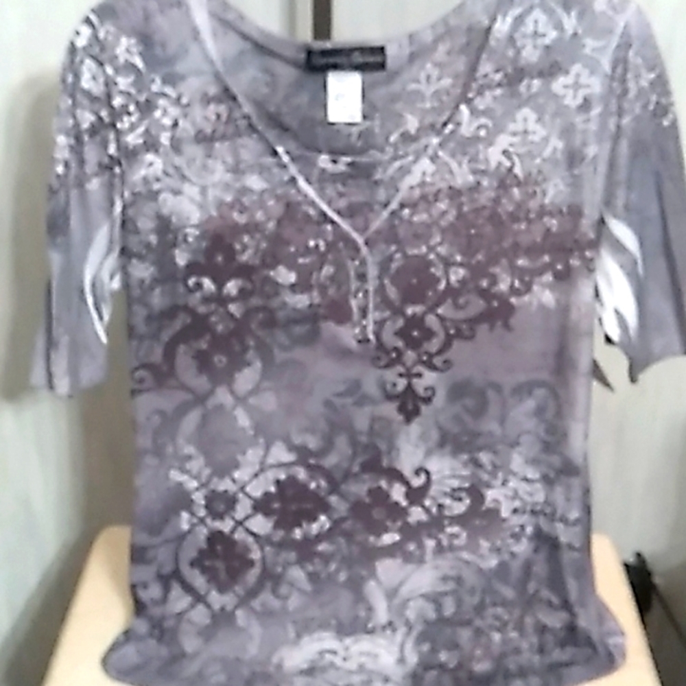 APPROPRIATE Behavior LG  Gray White Brown Print Short Sleeves Top